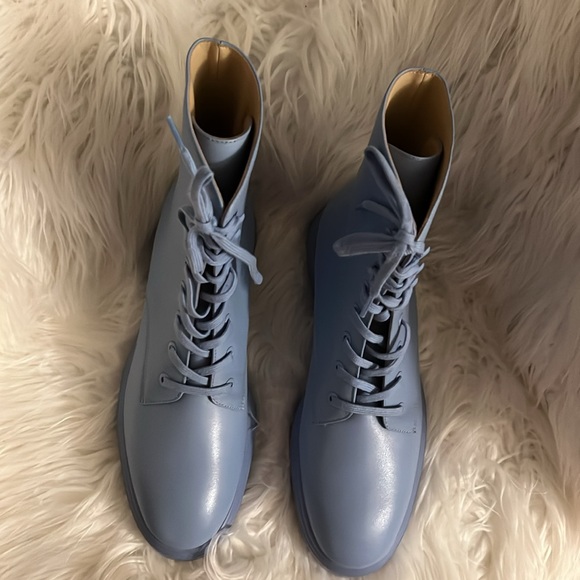 Stuart Weitzman MCKENZEE BOOTIE Leather Combat Cornflower Baby Blue Size 7.5B - Picture 3 of 9